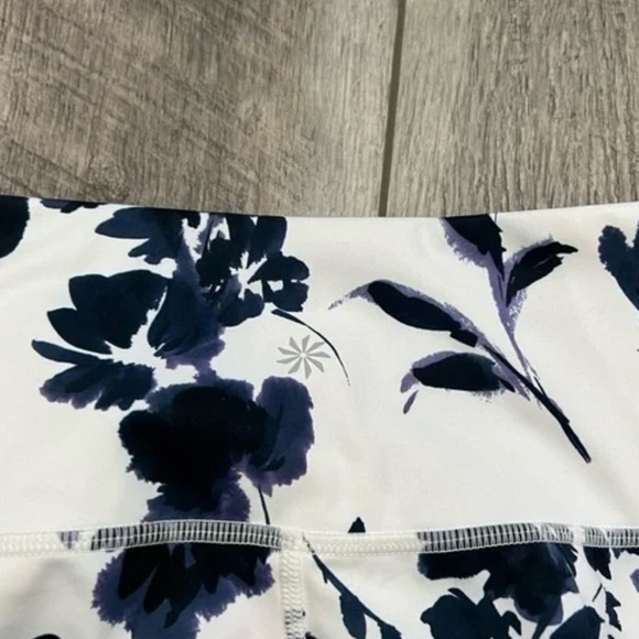 Athleta Water Flower 7/8 Tight Leggings - Picture 4 of 7